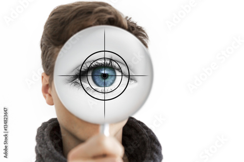 auge im Fadenkreuz