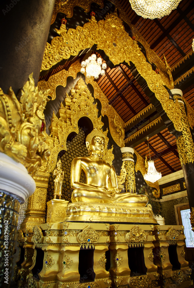 Gold buddha statues