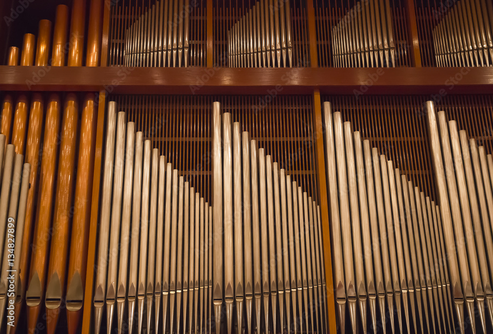 Musical instrument pipe organ