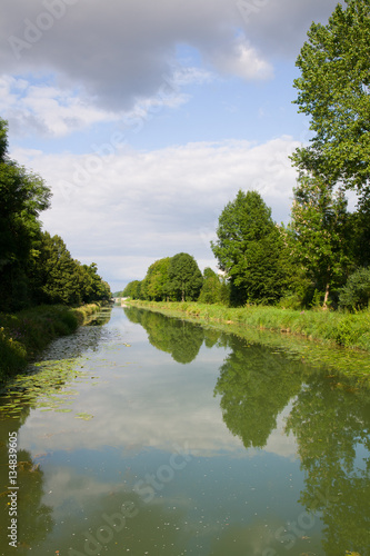 Flusslandschaft in Frankreich   Le Doubs