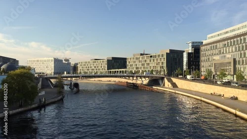 spree river timelapse with hauptbahnhof overview