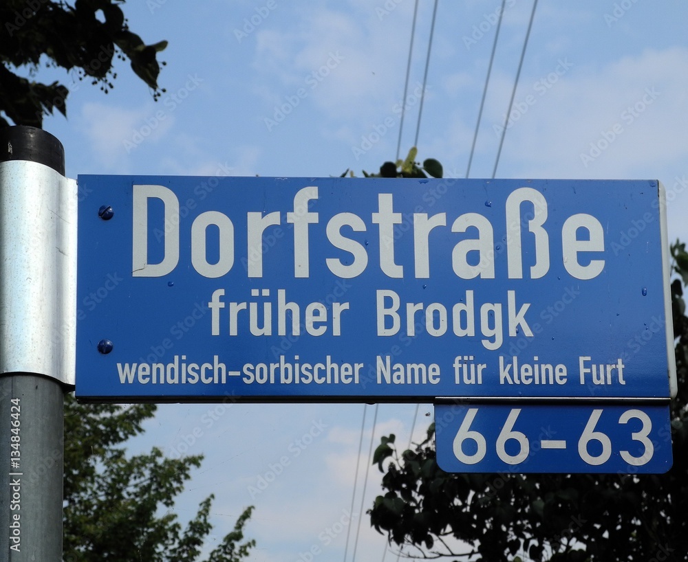 Dorfstraßenschild im Spreewald Dorfstraßenschild im Spreewald