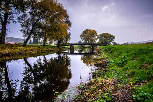 Spiegelung im Wasser der Rhume in Northeim