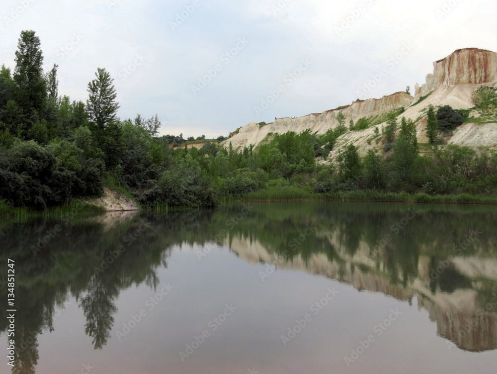 quarry with pond which calls White Draw-well