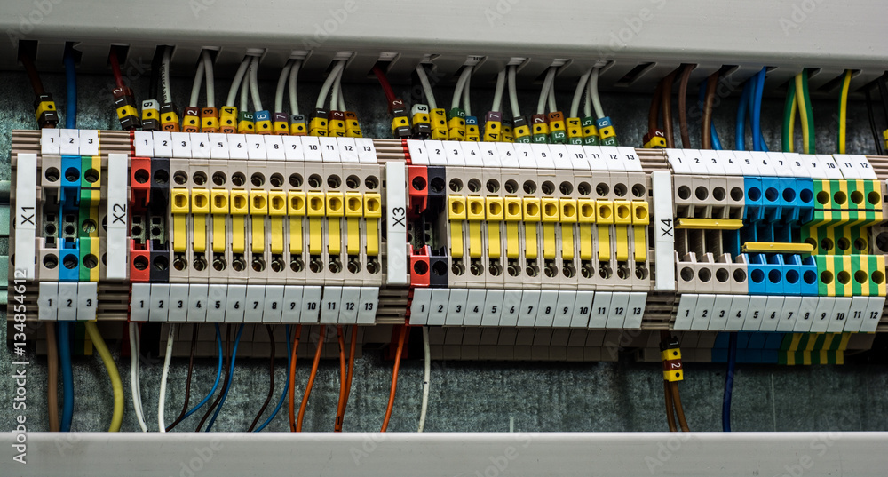 Wires and modules of the automatic control system.
