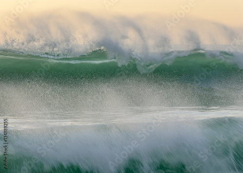 Fototapeta Naklejka Na Ścianę i Meble -  Crashing Waves