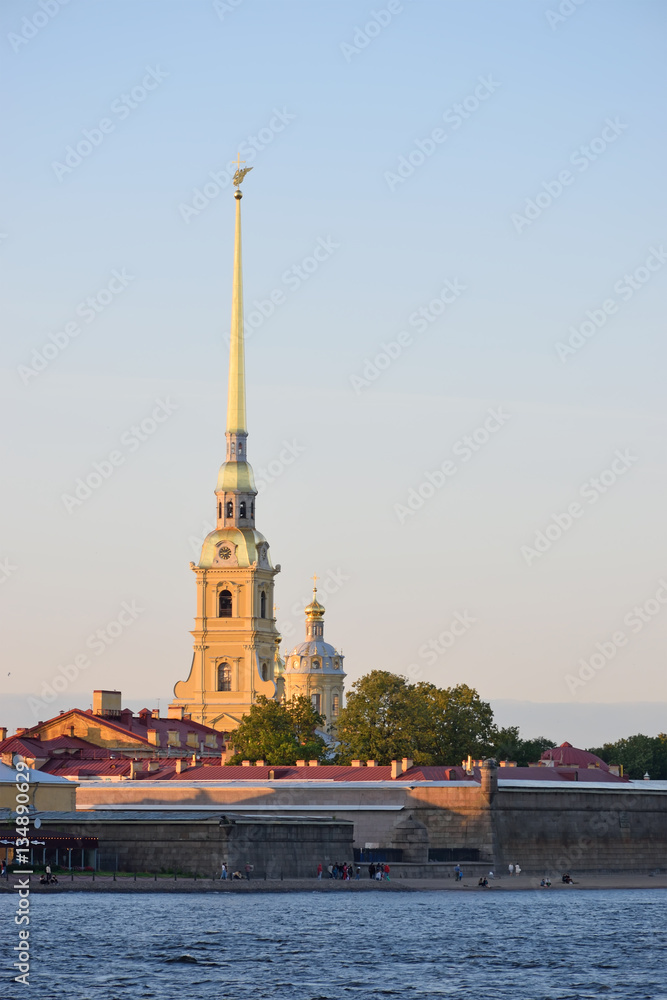 Obraz premium Peter and Paul fortress and river Neva in the summer