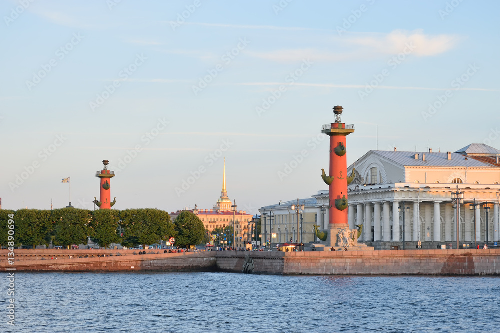 Fototapeta premium The view of the arrow with Rostral columns and Naval Museum