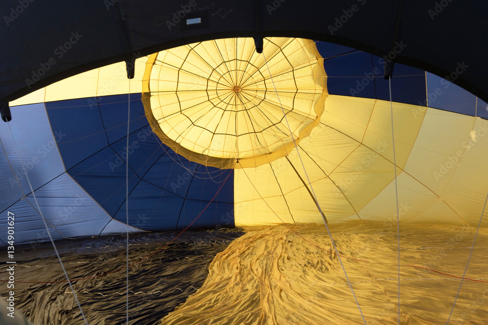 Obraz premium Innenraum eines Heißluftballons