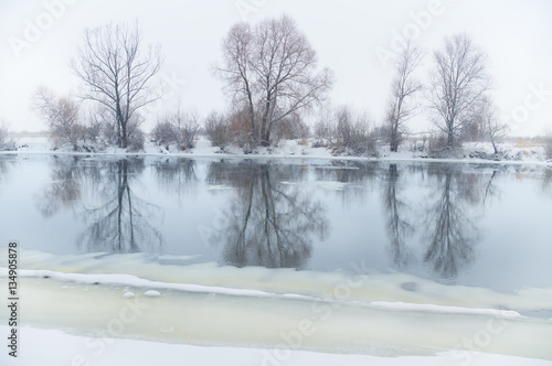 winter river © Andrii Salivon
