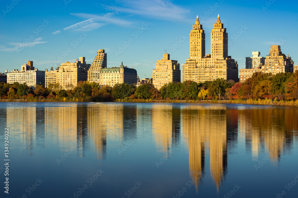 Upper West Side with view of Jacqueline Kennedy Onassis Reservoir and Central Park in Fall. Manhattan, New York City