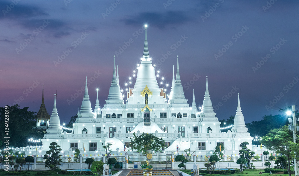 At night, the lights Pagoda wat asokaram,Pagoda Temple Thailand