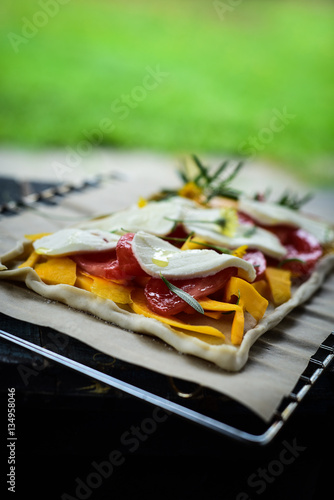 Puff pastry with tomatoes and mozzarella