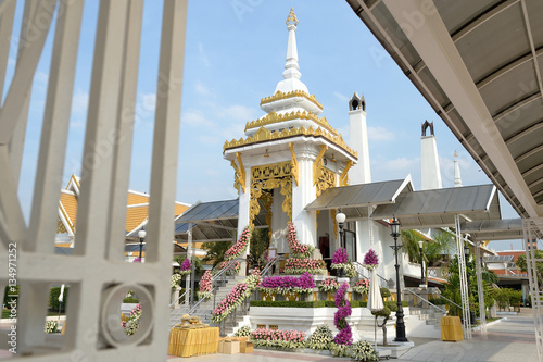 temple (Wat Phra Si Mahathat) photo