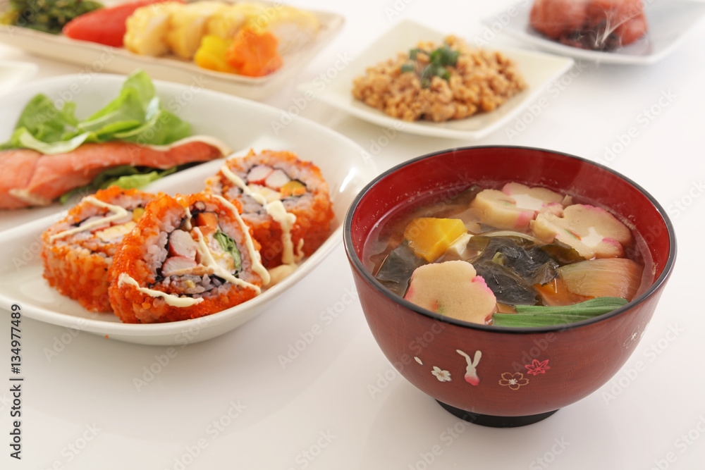 おいしそうなおカリフォルニアロール巻き
