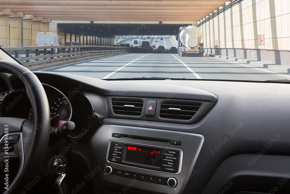 Obraz premium highway from the interior of car