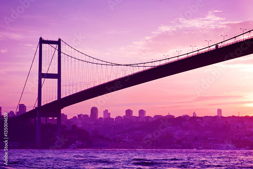 Fotografia, Obraz Bosphorus Bridge in Istanbul at sunset