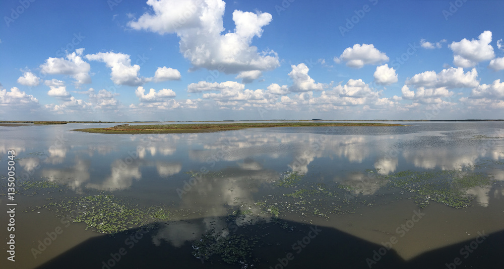 Obraz premium Panorama from clouds reflection