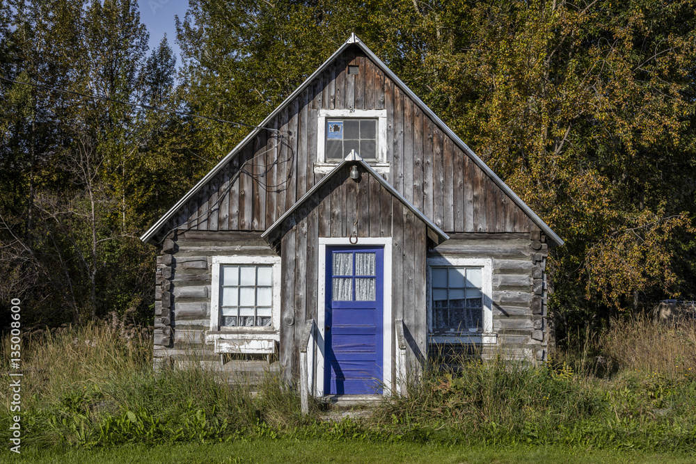 Obraz premium September 3, 2016 - Alaskan historic log cabin Hope, Alaska