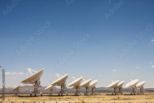 Radio telescope array
