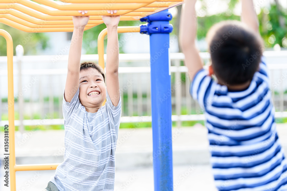 Fototapeta premium Boy play with bar