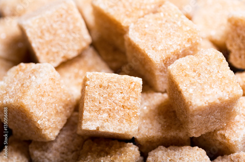  brown cane sugar cubes