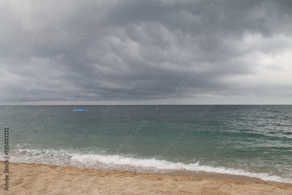 Lluvia en la playa