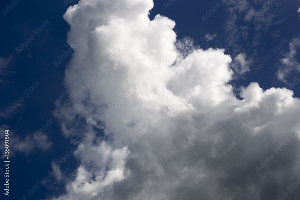 Obraz premium Cloudy grey sky