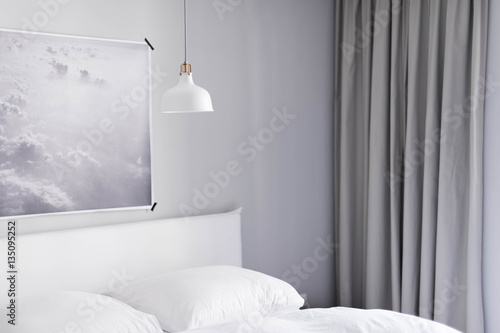 minimalistisch eingerichtetes Schlafzimmer mit Wolken Poster photo