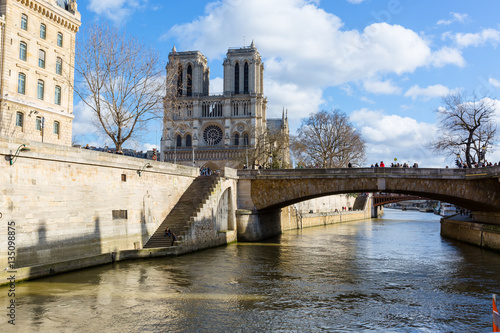 Notre Dame de Paris from Seine river © TizianoPappalardo