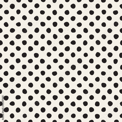 Rough Line Hand Drawn Circles. Vector Seamless Black and White Pattern.