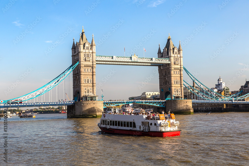 Obraz premium Tower Bridge in London
