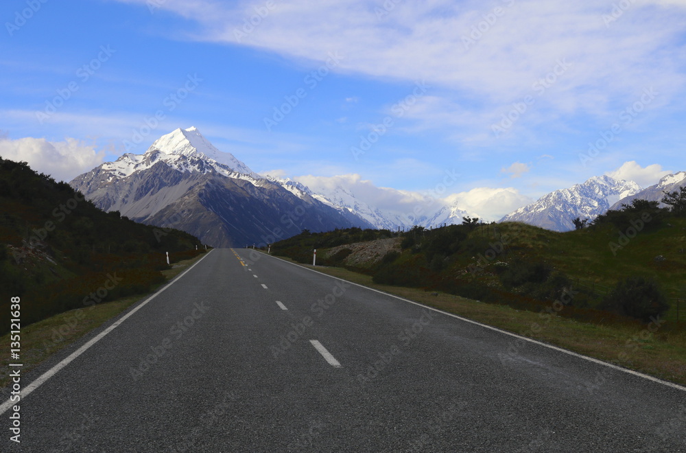Naklejka premium Road to Mt. Cook