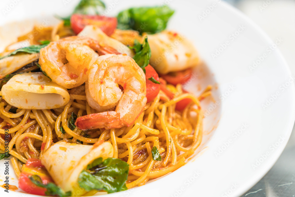 stir-fried spicy seafood spaghetti
