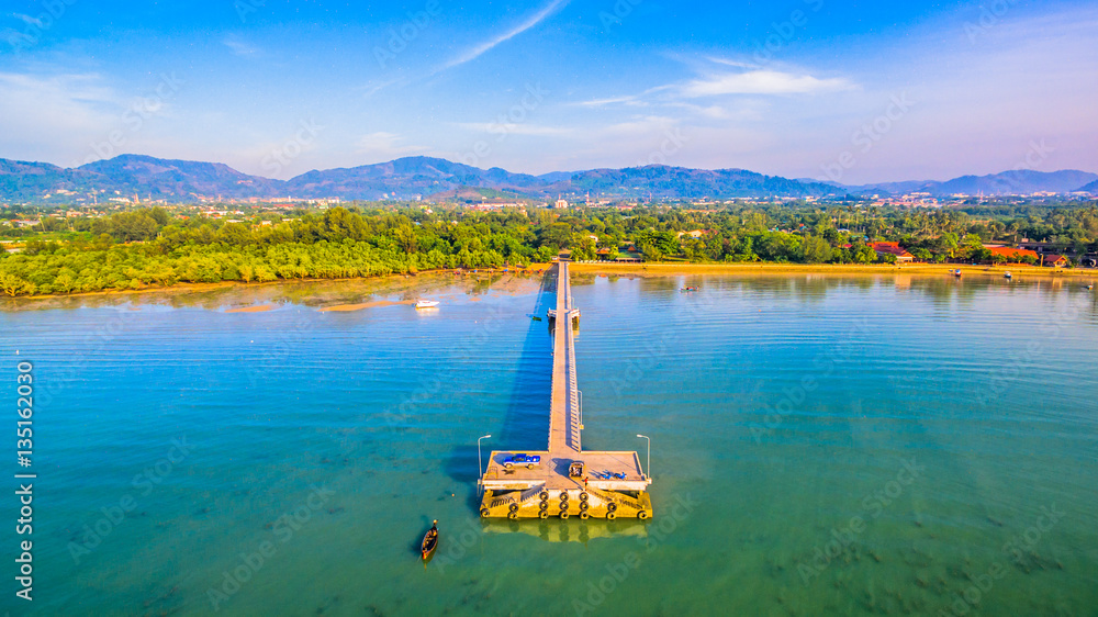 Obraz premium Palai pier close to Chalong pier