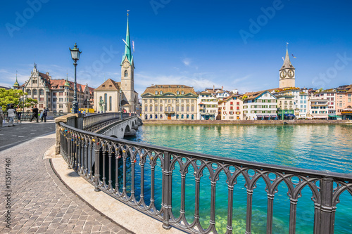 Obraz na płótnie Historic Zürich city center with river Limmat, Switzerland w salonie