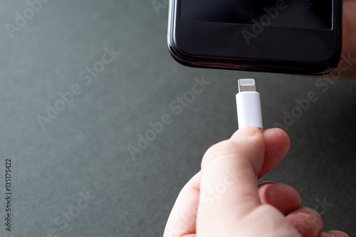 Wallpaper Mural スマートフォンでSNS Torontodigital.ca