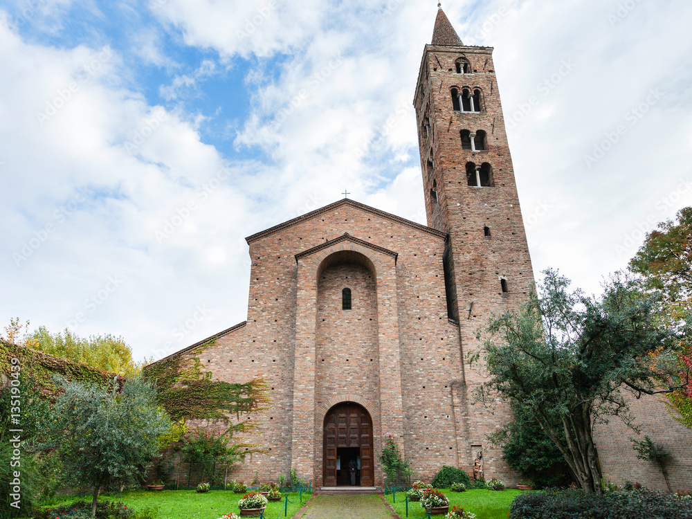 front view of basilica San Giovanni Evangelista