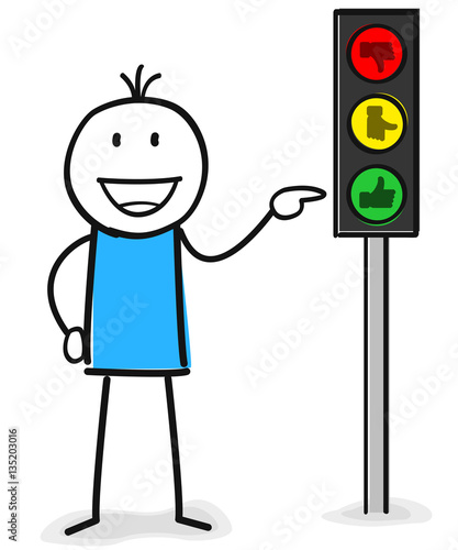 Figur zeigt positiv auf die Ampel mit dem grünen Daumen für Bewertung