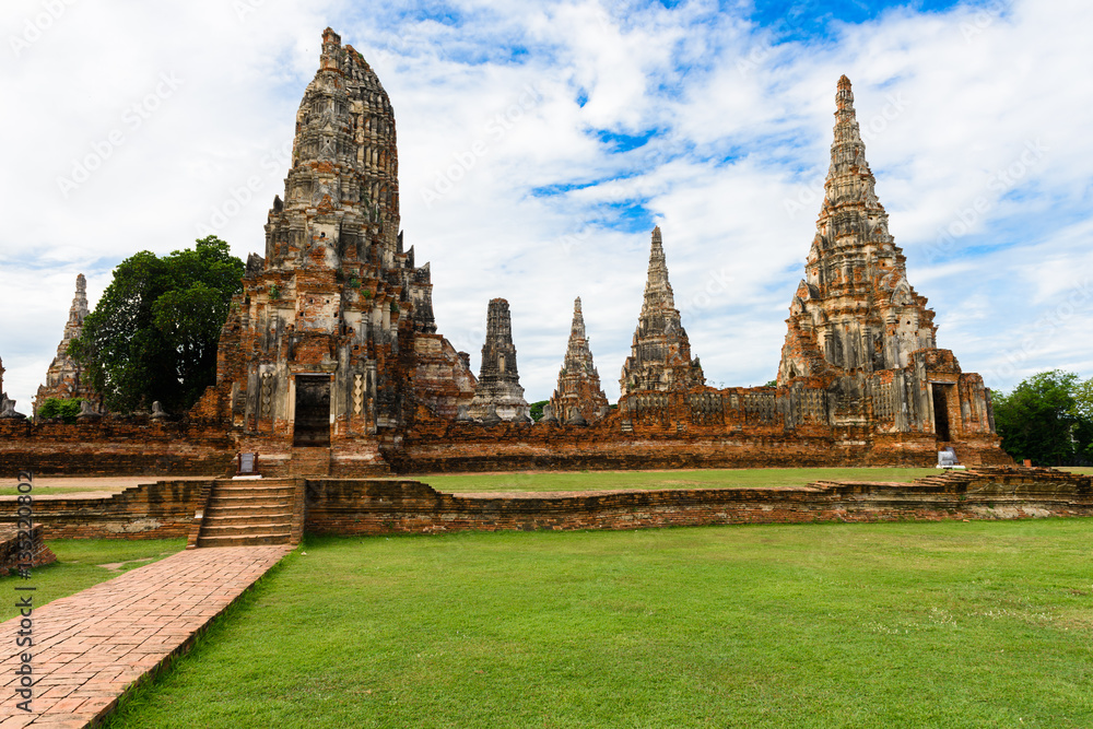 Majestic ruins of 1629 Wat Chai Watthanaram built by King Prasat Majestic ruins of 1629 Wat Chai Watthanaram built by King Prasat