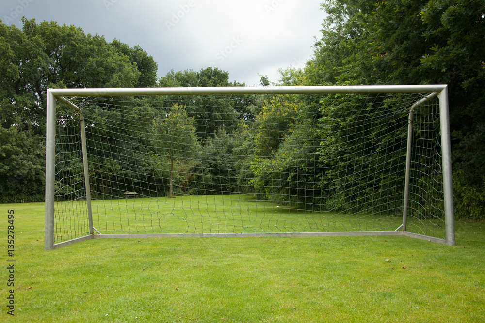 Fußballtor auf einem Feld