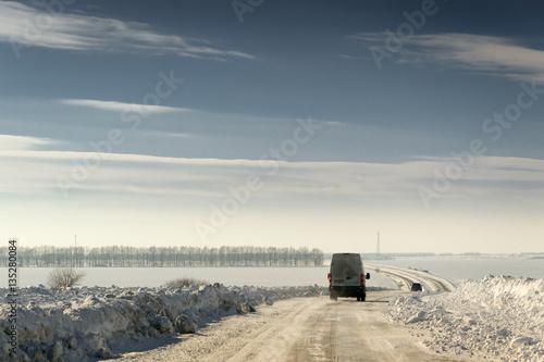 Winter road © Konstantin