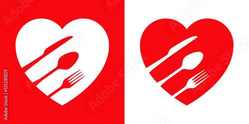Icono plano cubiertos con corazon rojo y blanco