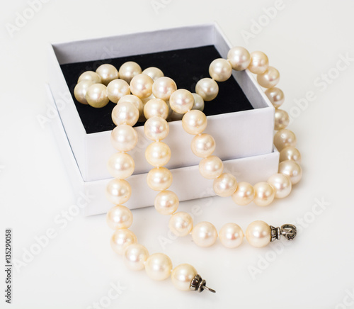 Natural pearl white beads