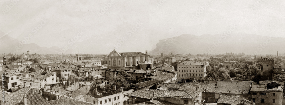 FOTO ANTICA CON PANORAMA DI RIVA DEL GARDA NEL 1919