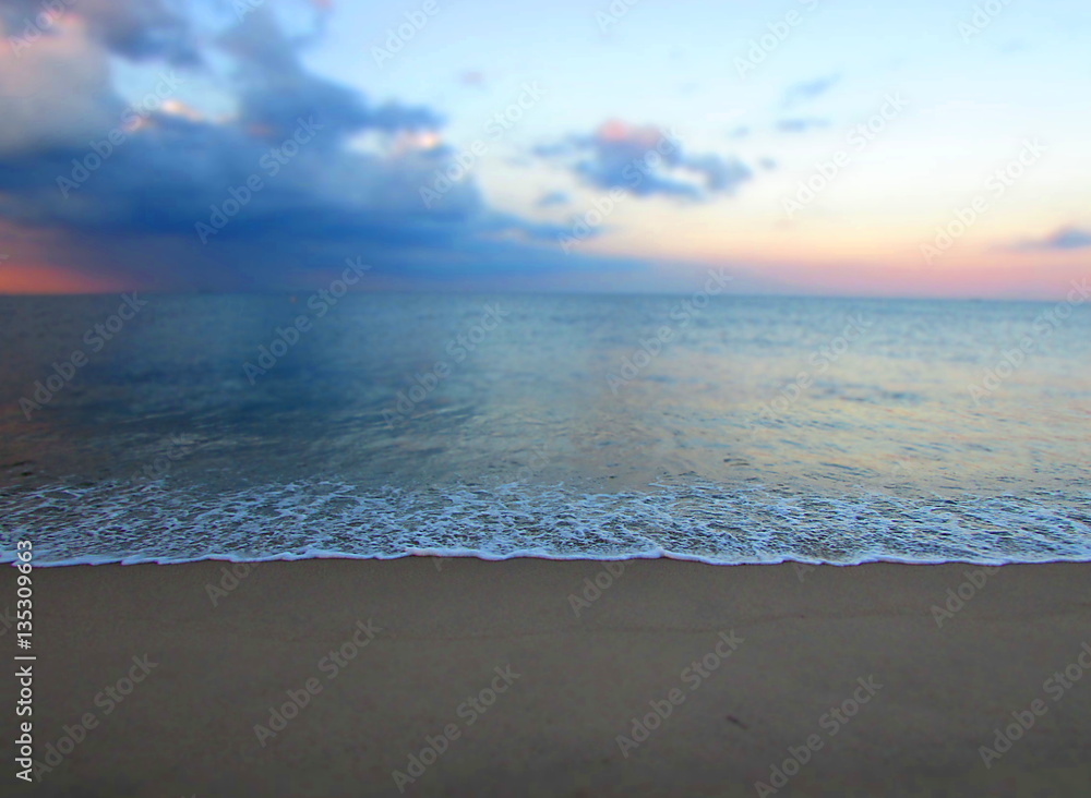 Fototapeta premium Sunset by the ocean