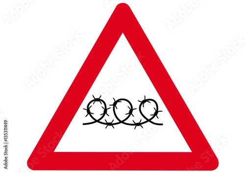 Schild Achtung Stacheldraht