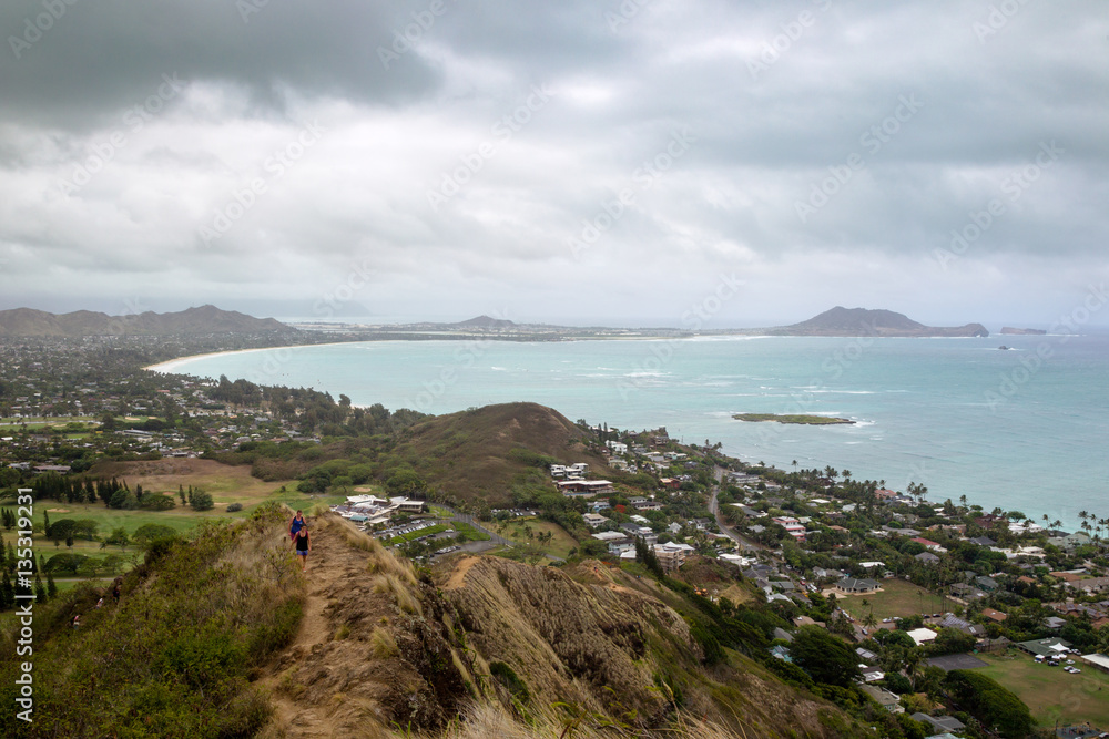 Blick vom Pillbox Trail über die Kailua Bay auf Oahu, Hawaii, USA.