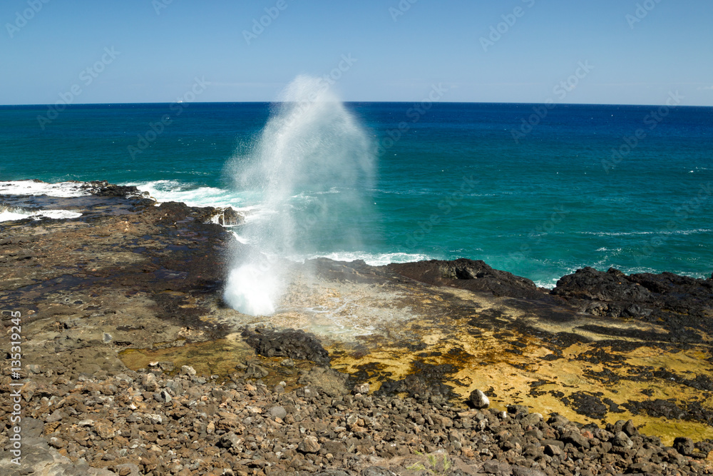Spouting Horn, ein Blowhole an der Südküste von Kauai, Hawaii, USA.