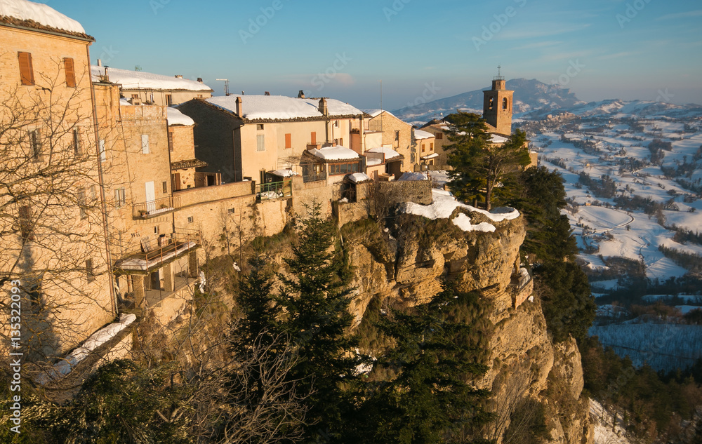 Veduta panoramica di Montefalcone Appennino, uno dei borghi medievali più belli d'Italia